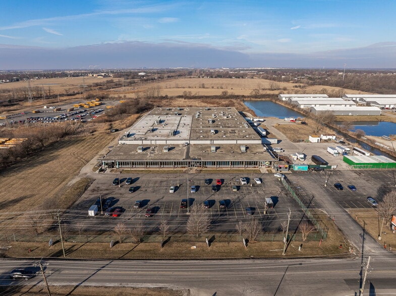 More Photos Of 1333 S Schoolhouse Rd, New Lenox Warehouse For Lease