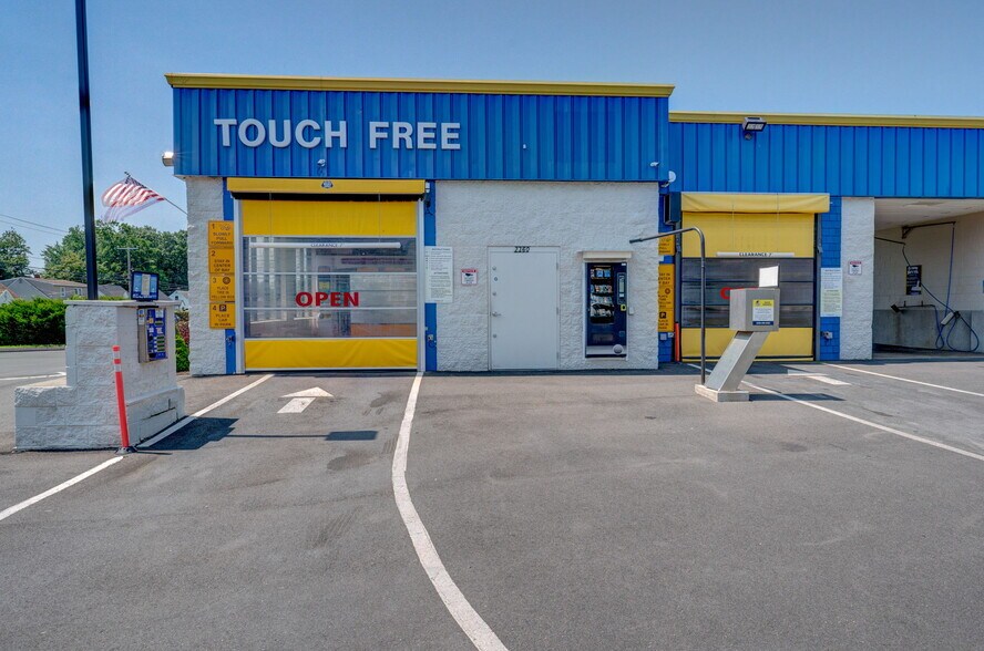 More Photos Of 2360 Corbin Ave, New Britain Carwash For Sale