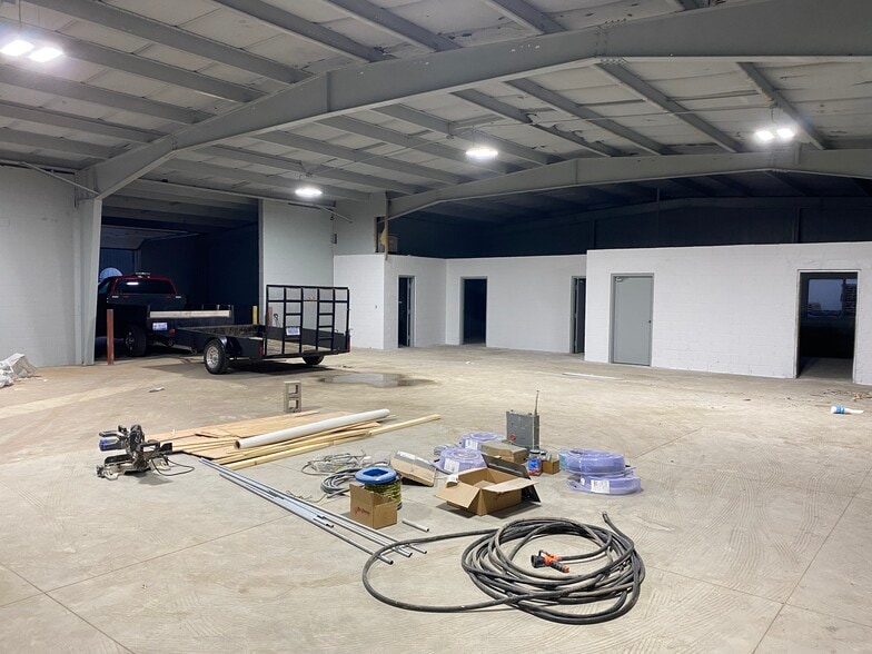 More Photos Of 1933 Will Ave NW, Grand Rapids Manufacturing For Lease