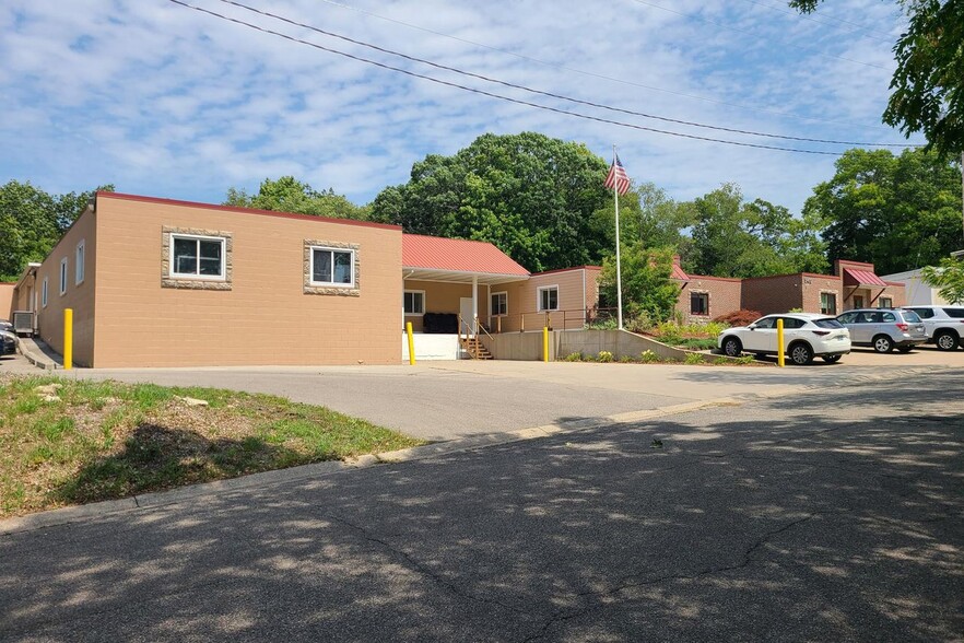 Primary Photo Of 540 Oak St, Ferrysburg Warehouse For Lease