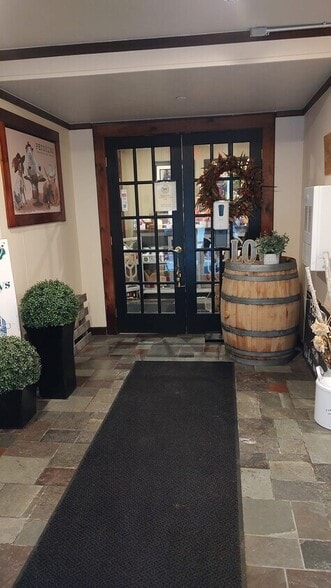 More Photos Of 135 Westboro Rd, North Grafton Storefront For Lease