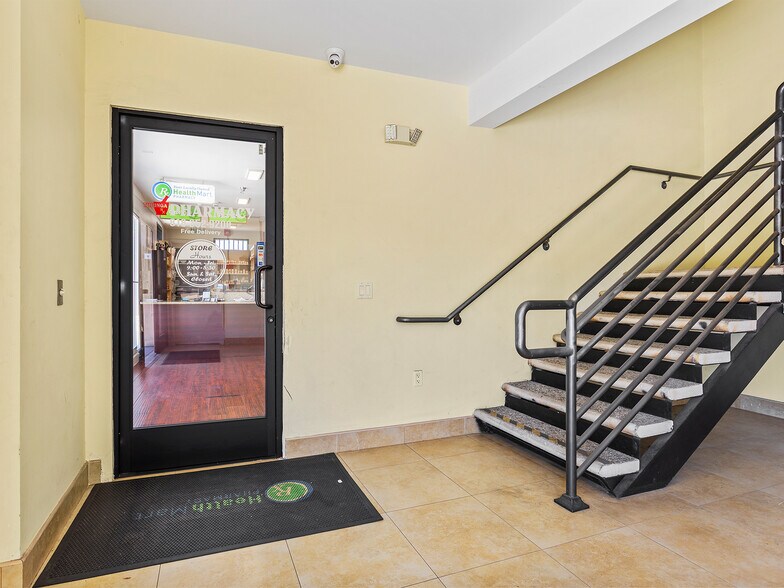 More Photos Of 7335-7341 Foothill Blvd, Tujunga Light Manufacturing For Sale