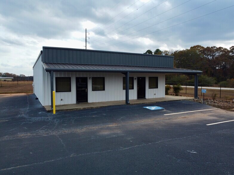 More Photos Of 179 Highway 11 S, Social Circle Office For Lease
