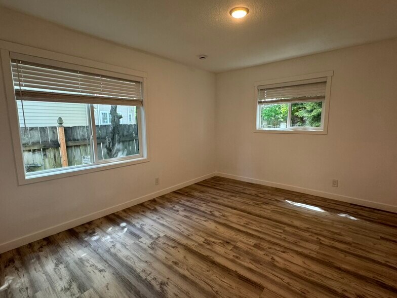 More Photos Of 3823-3841 SE 52nd Ave, Portland Apartments For Sale