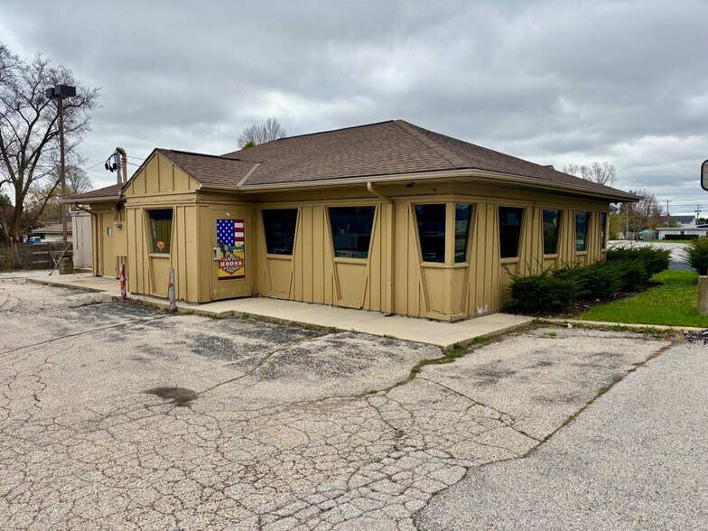 Primary Photo Of 676 Grand Ave, Hartford Fast Food For Sale