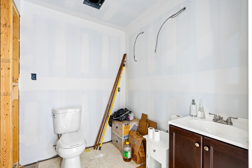 More Photos Of 974 S Nova Rd, Ormond Beach Industrial For Sale