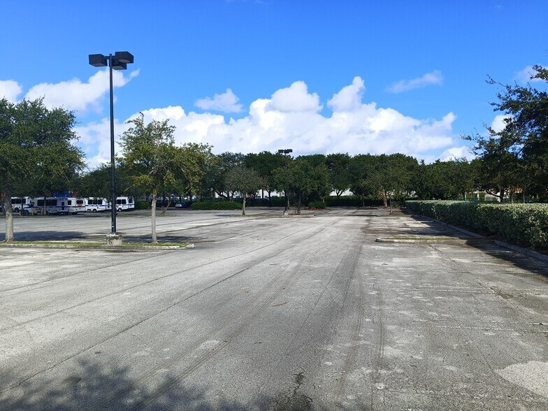 More Photos Of 1205 NE 163rd St, North Miami Beach Land For Lease