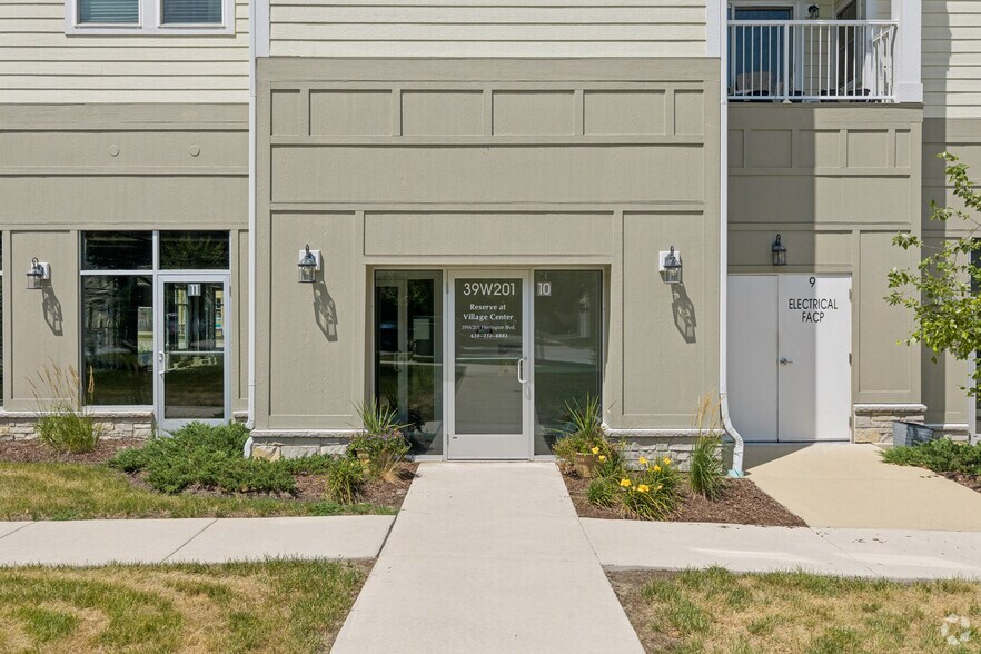 More Photos Of 39w201 Herrington Blvd, Geneva Apartments For Lease