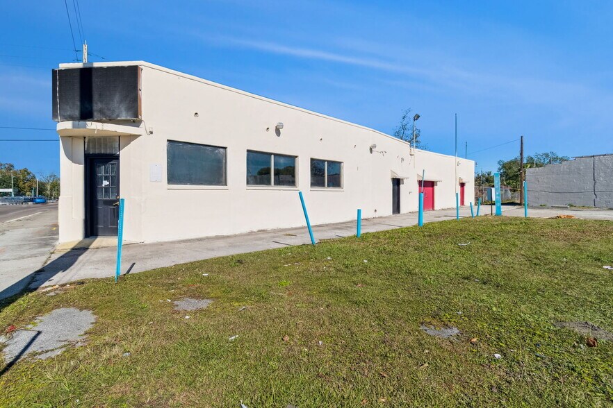 More Photos Of 715 McDuff Ave, Jacksonville Storefront Retail Residential For Sale