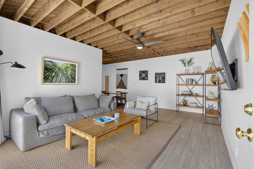 More Photos Of 22357 Pacific Coast Hwy, Malibu Apartments For Sale