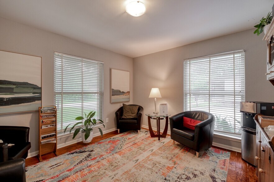More Photos Of 13803 Ann Pl, Austin Office For Sale