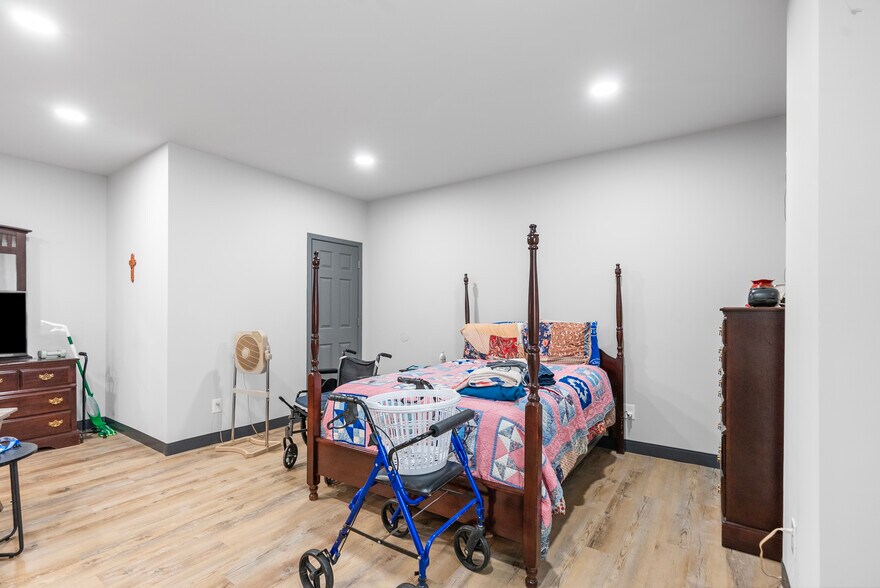 More Photos Of 855 Louisville Rd, Frankfort Apartments For Sale