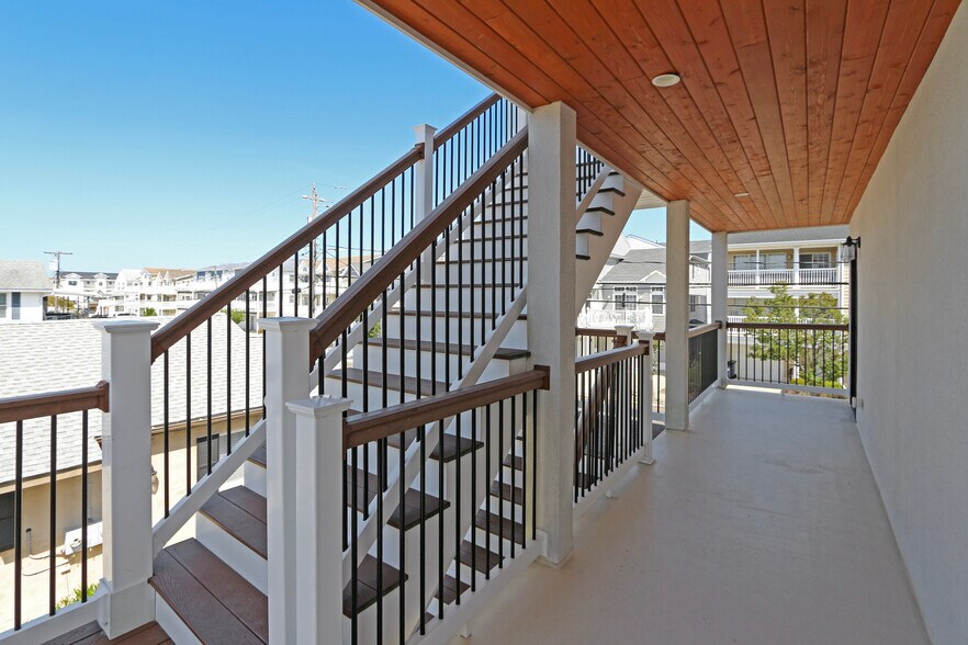 More Photos Of 5100 Atlantic Ave, Wildwood Hotel For Sale