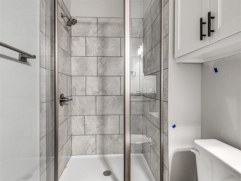 More Photos Of 103 Edwards St, Edmond Apartments For Sale