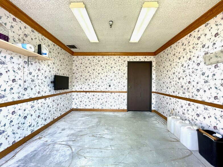 More Photos Of 11920 Goldring Rd, Arcadia Warehouse For Sale