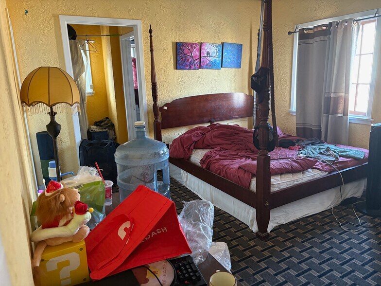 More Photos Of 301-317 W Foothill Blvd, Monrovia Storefront For Sale