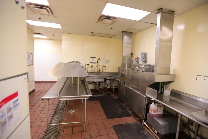 More Photos Of 1225 Timberlane Dr, Sauk Centre General Retail For Sale