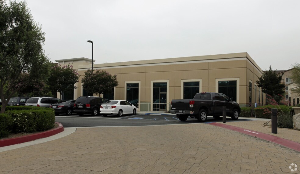 More Photos Of 368 E Vanderbilt Way, San Bernardino Office For Lease