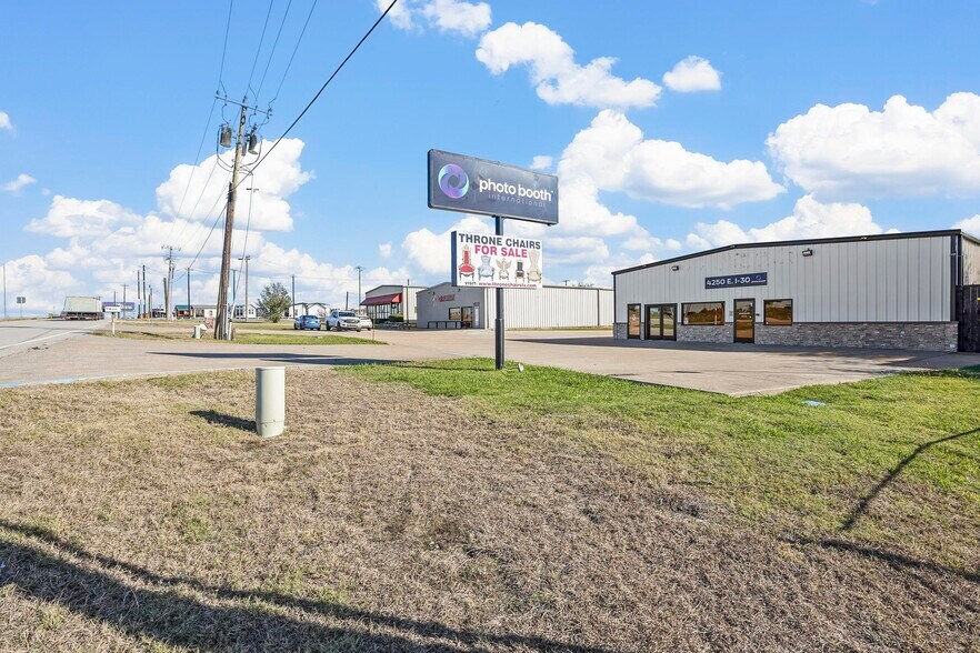More Photos Of 4250 I-30 E, Rockwall Showroom For Sale