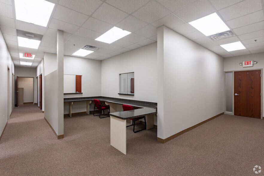 More Photos Of 16151 Weber Rd, Joliet Medical For Lease