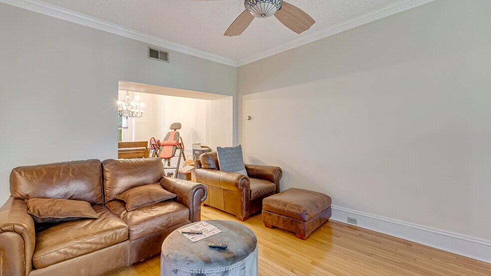 More Photos Of 207 W Broad St, Bethlehem Office For Sale