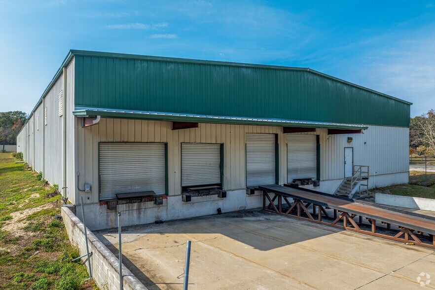 More Photos Of 1056 NE 16th St, Ocala Industrial For Lease