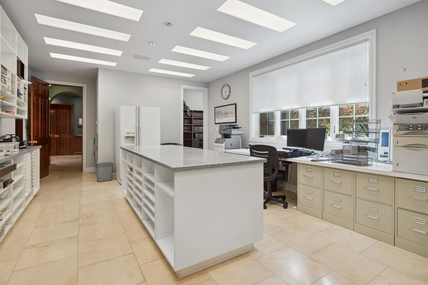 More Photos Of 1500 SE Waverly Dr, Portland Office Residential For Sale