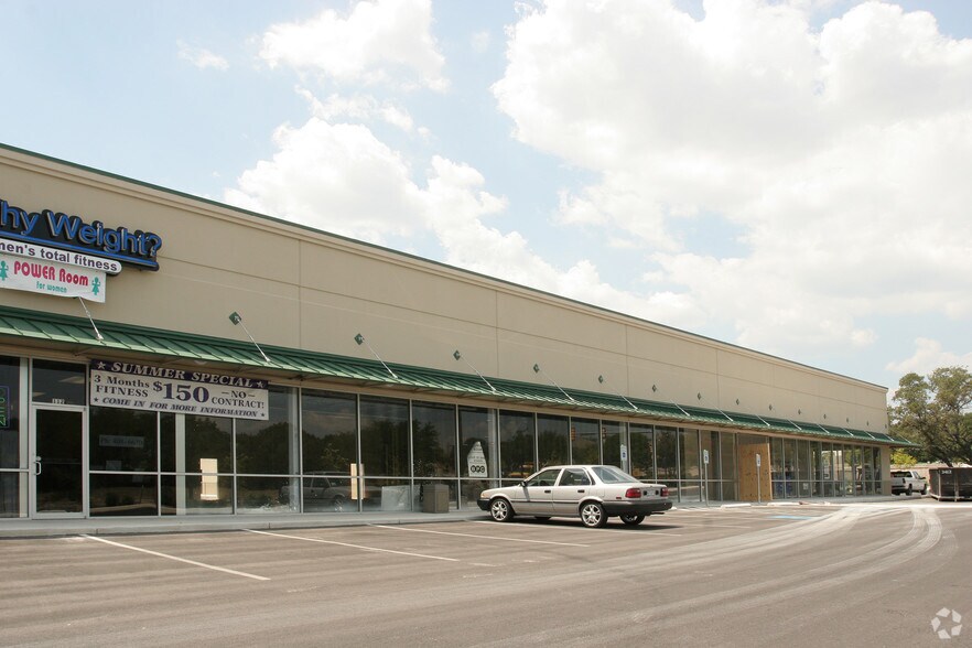 More Photos Of 15502 Huebner Rd, San Antonio Storefront For Lease