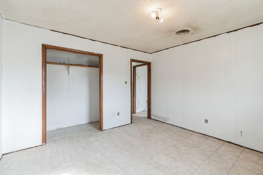 More Photos Of 604 N 3rd St, Haskell Multifamily For Sale