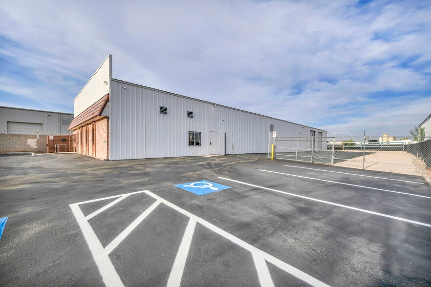 More Photos Of 4040 Arcata Way, North Las Vegas Light Manufacturing For Lease