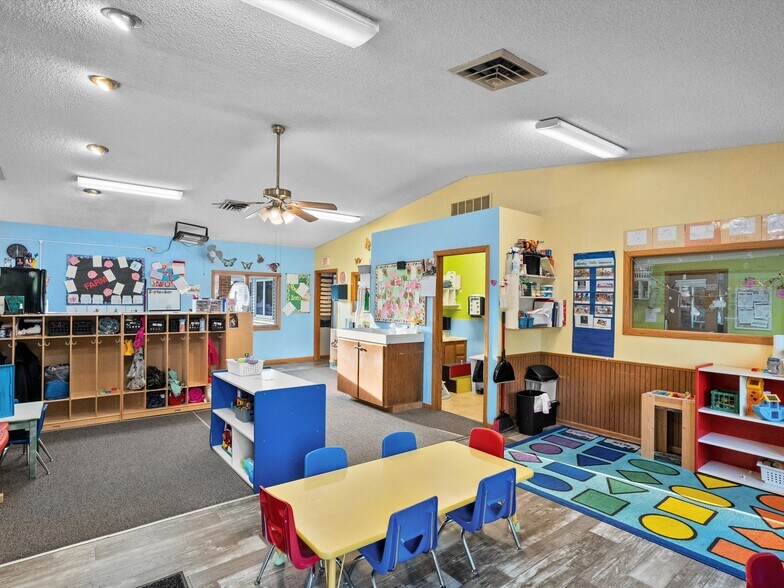 More Photos Of 1017 Laurel St, Marshfield Specialty For Sale