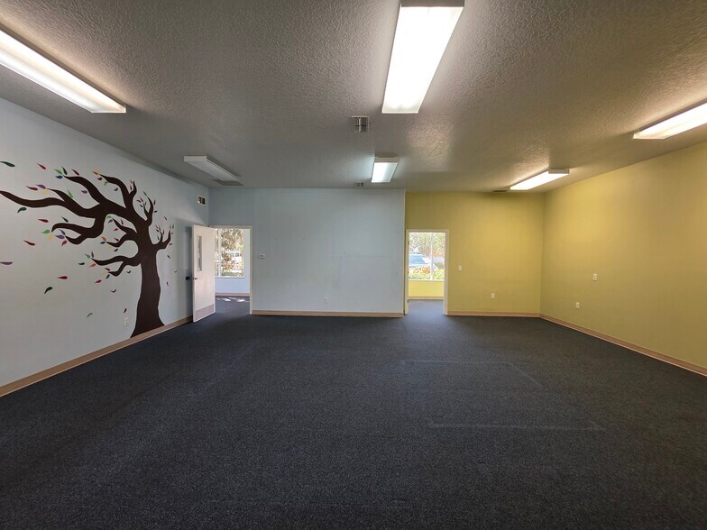 More Photos Of 900 N Swallow Tail Dr, Port Orange Medical For Lease