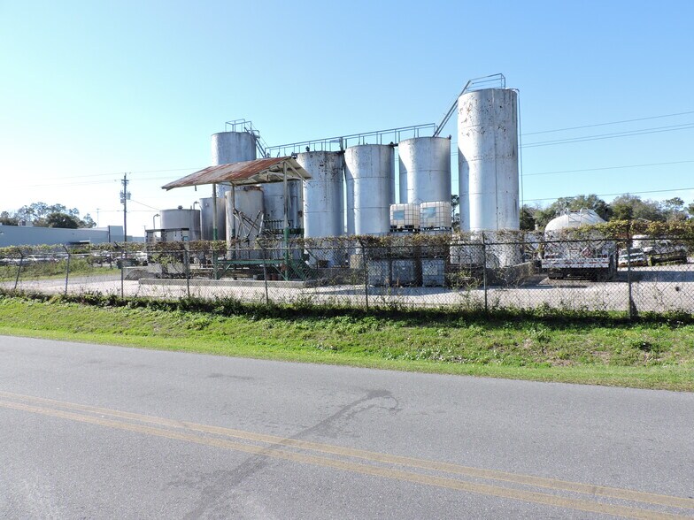 More Photos Of 1170 W Us-90, Lake City Light Distribution For Sale