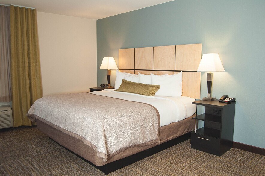 More Photos Of 14362 Lincoln Way, Thornton Hotel For Sale
