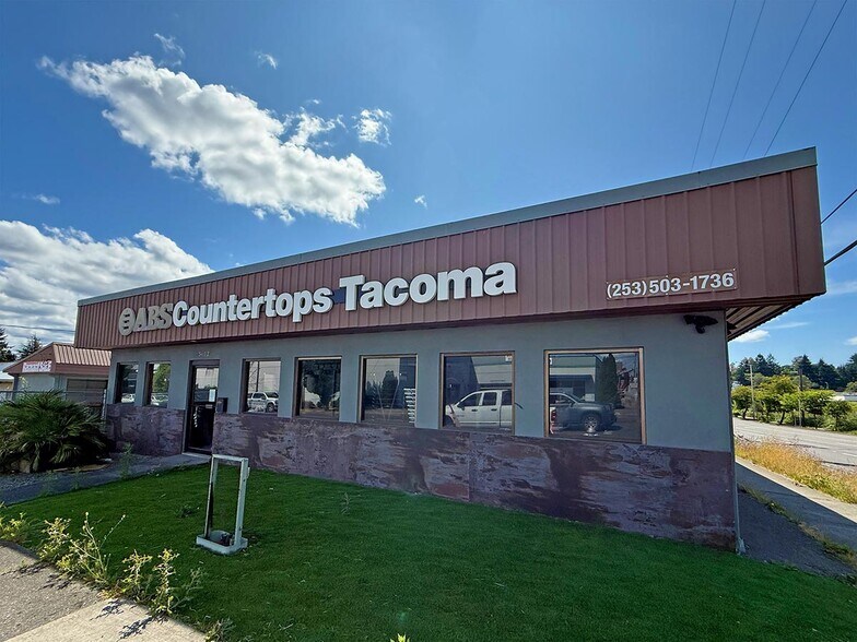 More Photos Of 5602-5608 S Adams St, Tacoma Showroom For Sale