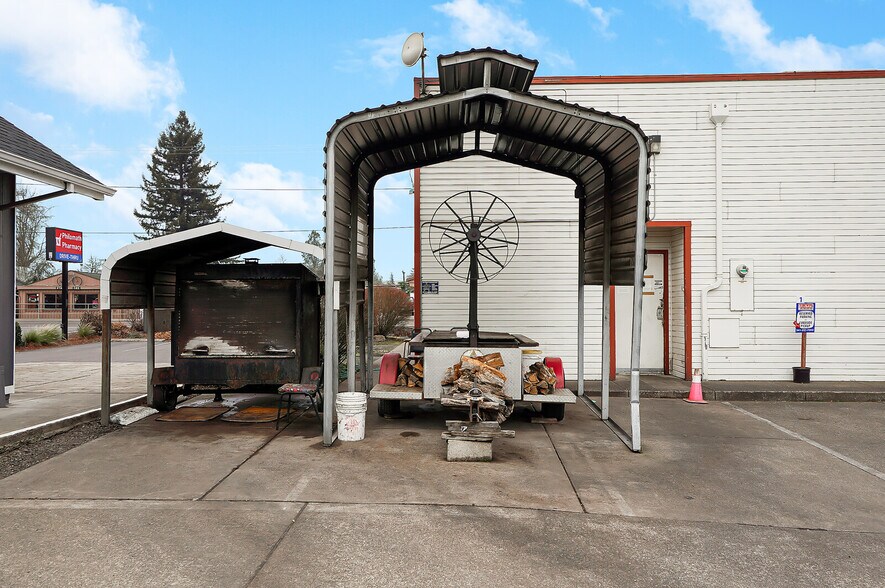 More Photos Of 1644 Main St, Philomath General Retail For Sale