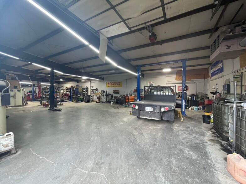 More Photos Of 200 Main St, Maple Hill Auto Repair For Sale