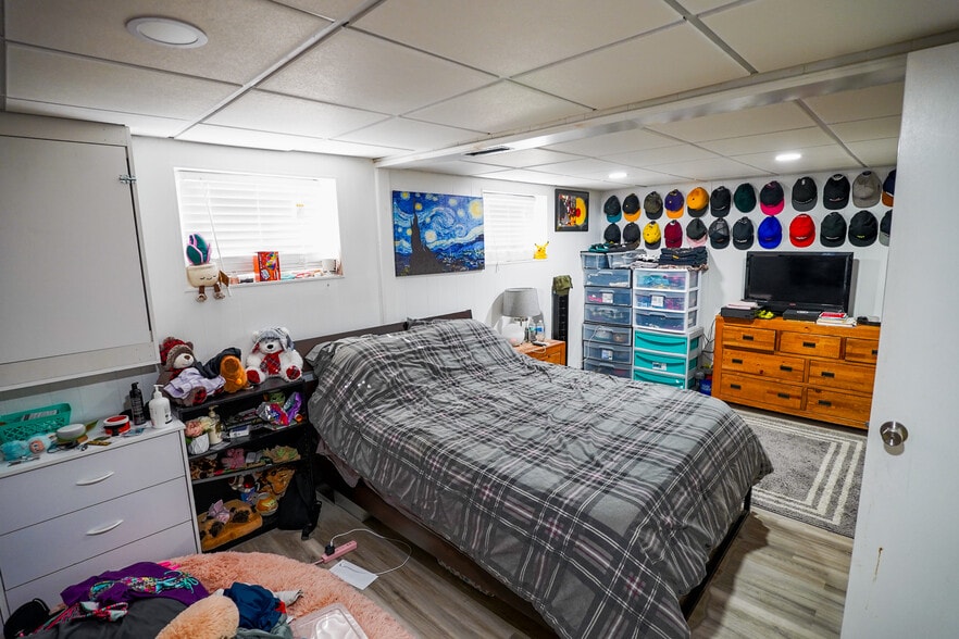 More Photos Of 1809 Pine Hollow Rd, McKees Rocks Storefront Retail Residential For Sale