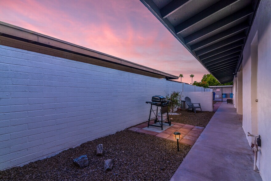 More Photos Of 528 W La Jolla Dr, Tempe Apartments For Sale