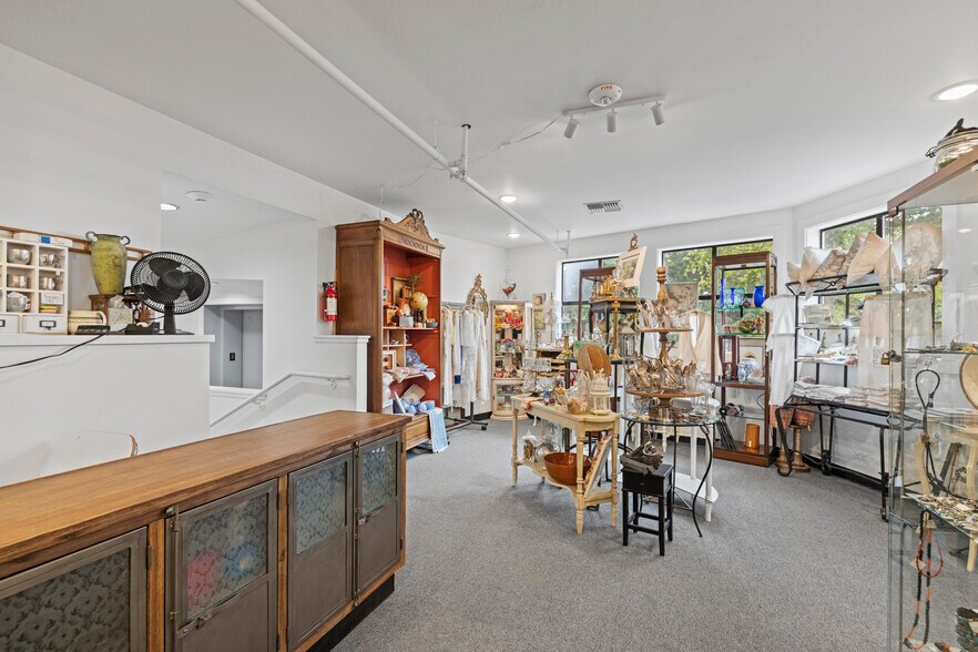 More Photos Of 105 1st St, Langley Storefront Retail Residential For Sale