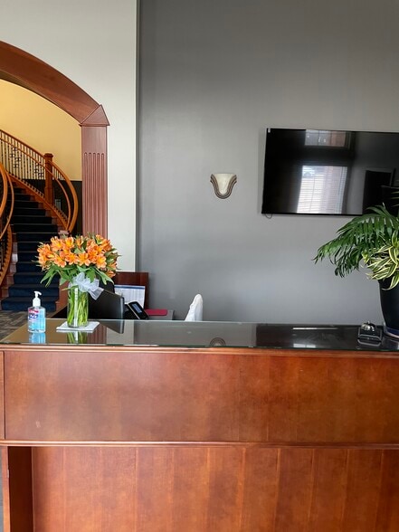 More Photos Of 3745 Medina Rd, Medina Office For Lease