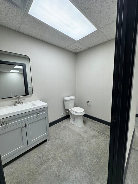 More Photos Of 4513 County Rd 128, Midland Industrial For Lease