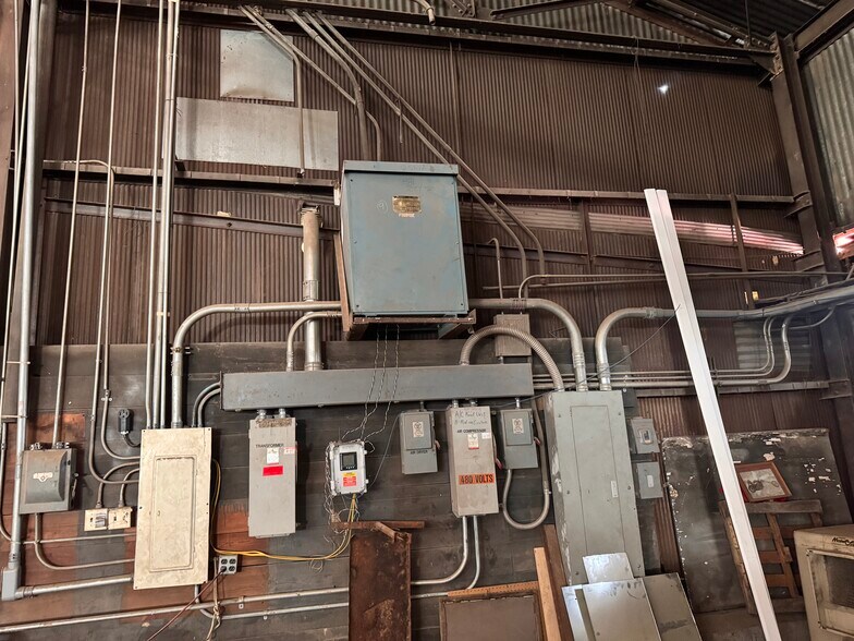 More Photos Of 4001 Bruhin Rd, Knoxville Warehouse For Sale