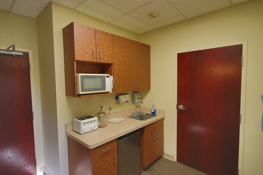 More Photos Of 10741-10745 W 165th St, Orland Park Office For Sale