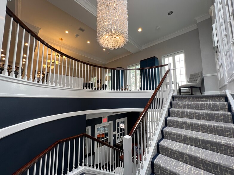 More Photos Of 21 South Ave, New Canaan Storefront Retail Office For Lease