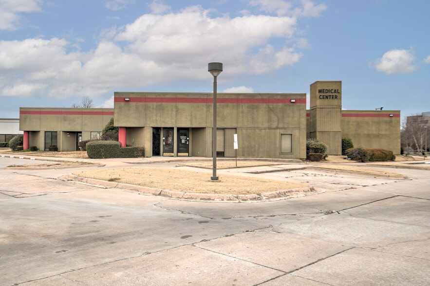 More Photos Of 3100 S Elm Pl, Broken Arrow Medical For Lease