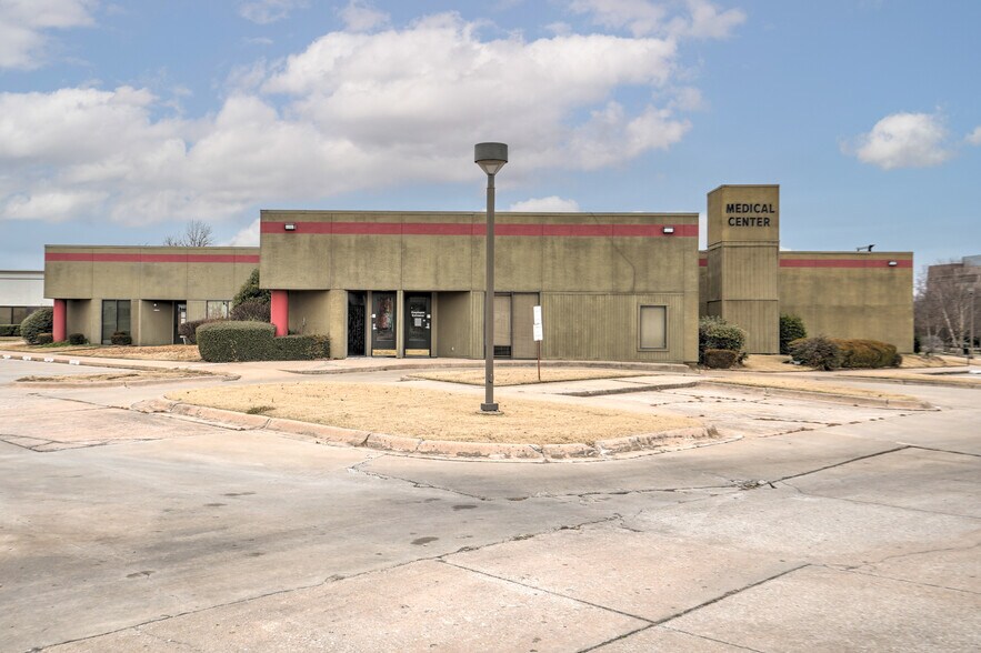 More Photos Of 3100 S Elm Pl, Broken Arrow Medical For Lease