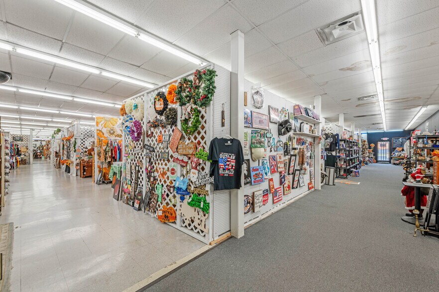 More Photos Of 3012 Highway 31 W, White House General Retail For Sale