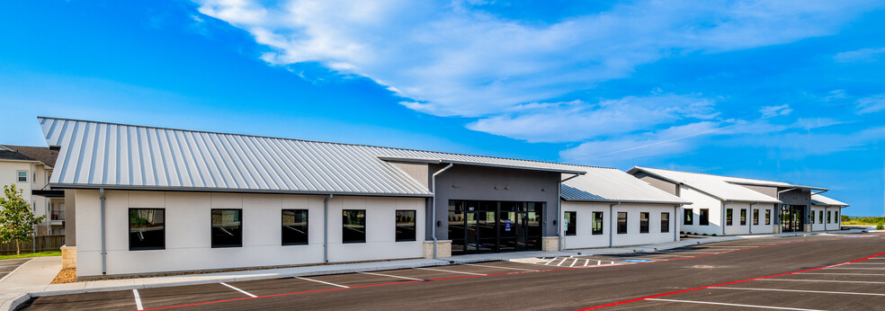 More Photos Of 211 Crossing Ave, San Antonio Unknown For Lease
