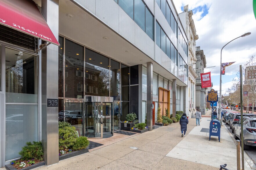 More Photos Of 325 Chestnut St, Philadelphia Office For Lease